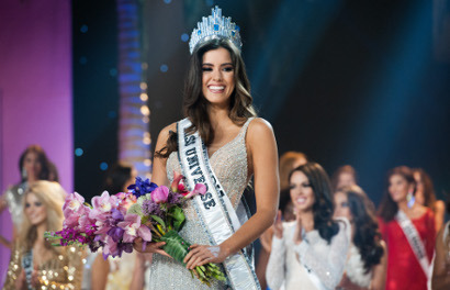 Pemenang Miss Universe 2015 Seorang Penggemar Bola