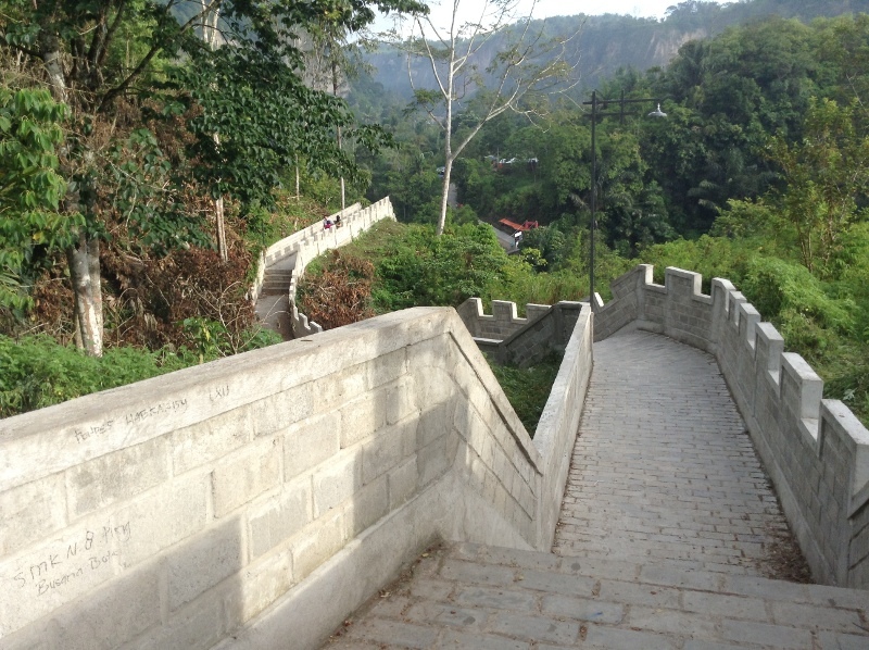 Replika Great Wall di Wisata Sumatera Barat