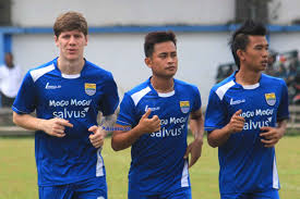 Tiga Pemain Persib Terus Berlatih Di Bandung
